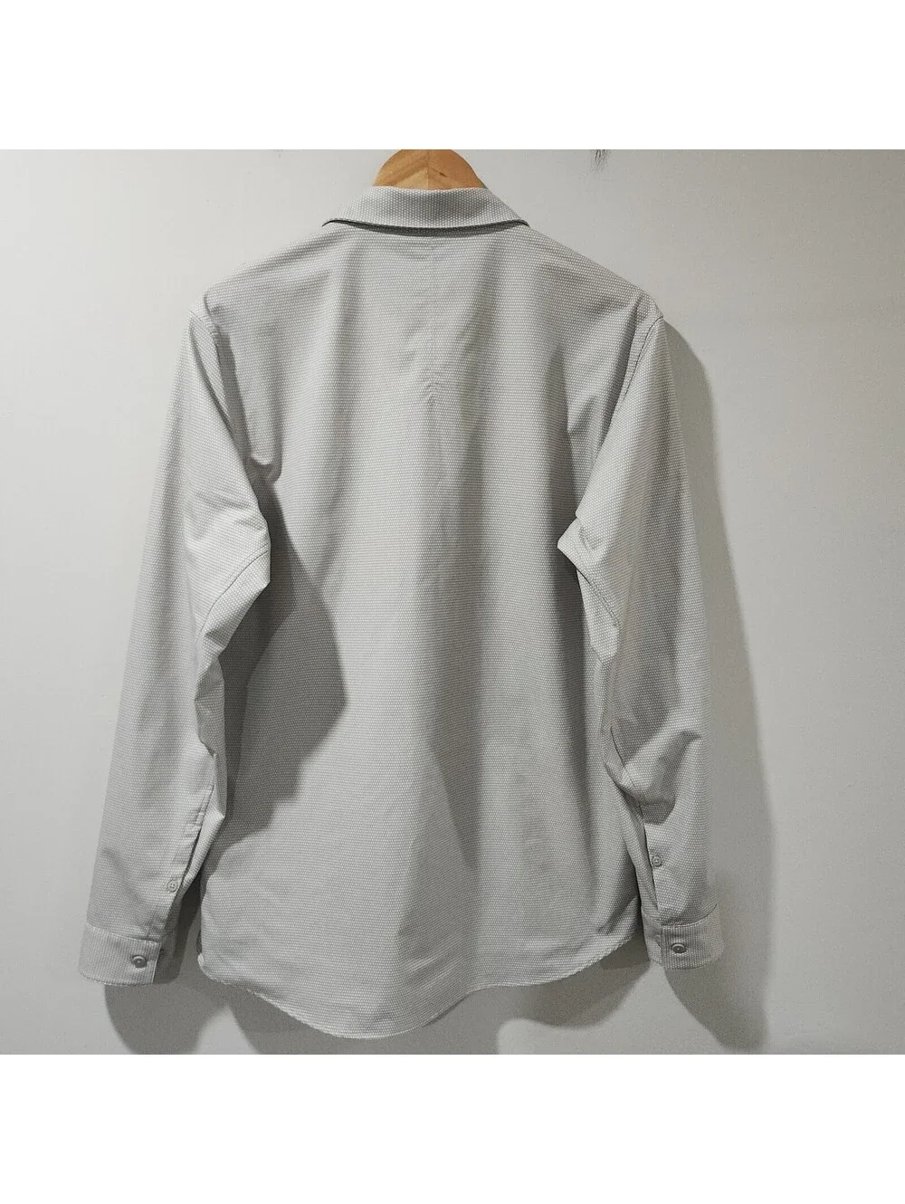 Lululemon Button Up Commission Performance Stretch Shirt Preppy Casual Large - Picture 3 of 7